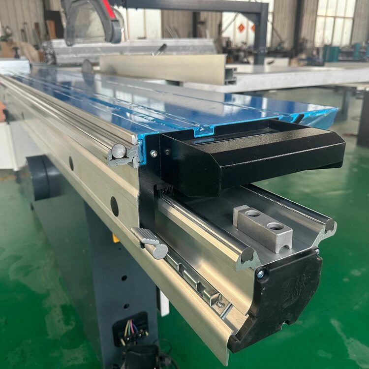 CNC-6132 Настольный станок для распиловки панелей