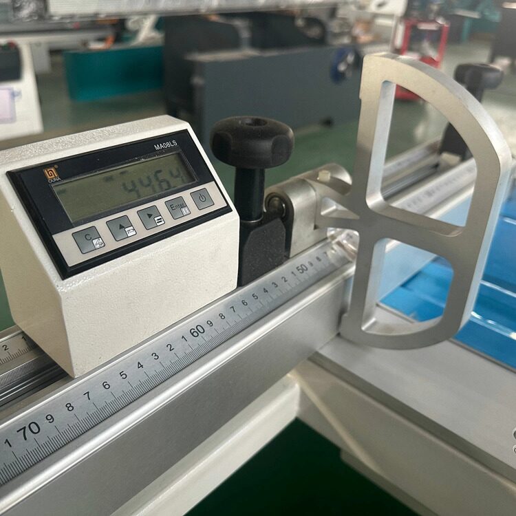 CNC-6132 Настольный станок для распиловки панелей